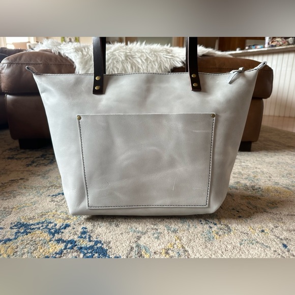 NEW 🦄 Portland Leather Beluga Large Zip Tote 🦄 - Picture 2 of 16